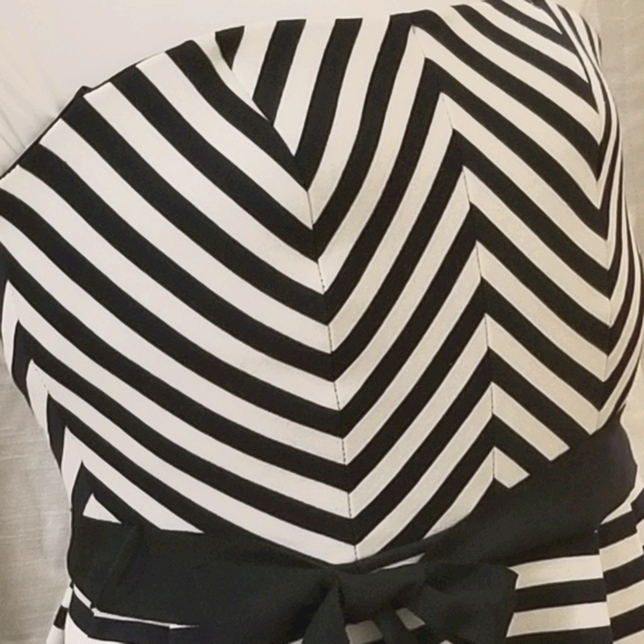 Forever 21 Strapless Blue & White Mini Dress. - Picture 4 of 6